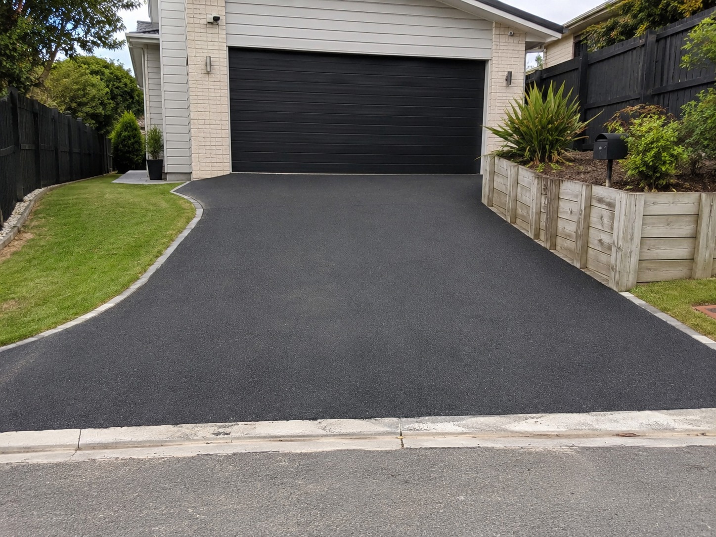 Asphalt driveway in Wellington